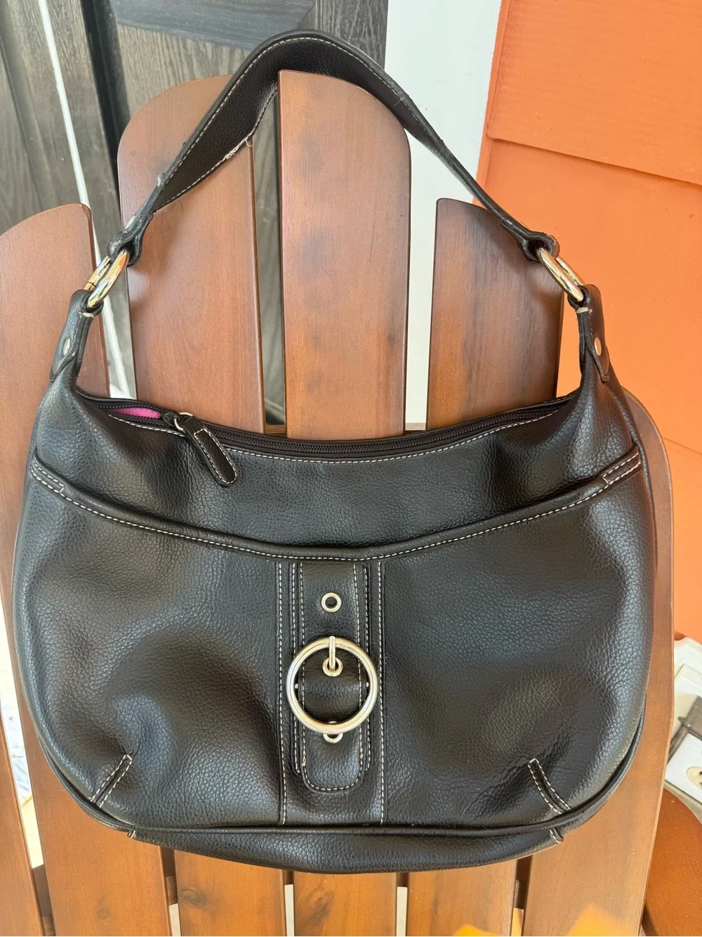 Classic silver Ring-Detail Shoulder Bag in Black